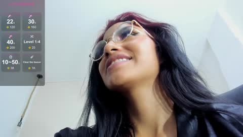 naomiiii   online show from December 7, 5:26 am