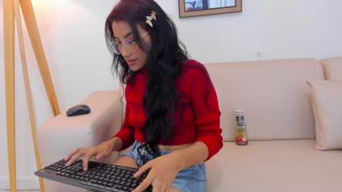 naomiiii   online show from December 27, 11:53 pm