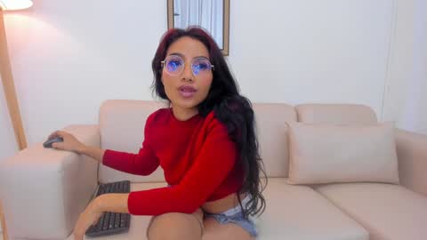 naomiiii   online show from December 28, 2:54 am