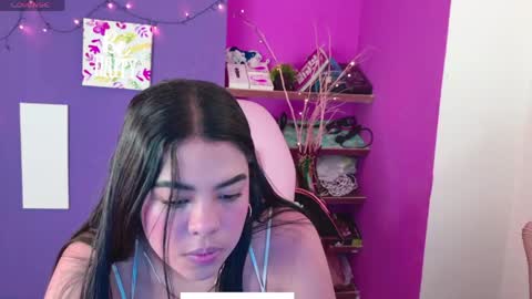 Snapshot of naomiluxe chatting on May 19, 4:35 pm Nahomi online show from May 19, 4:35 pm