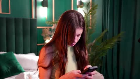 Naomi online show from December 1, 4:50 am