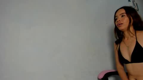 Snapshot of naomis_35 chatting on October 29, 10:11 pm naomis_35 online show from October 29, 10:11 pm