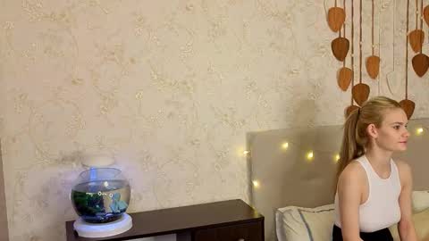 Naomi 3   online show from December 14, 11:09 pm