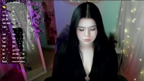 Snapshot of naomivibes chatting on April 20, 6:05 am Naomi online show from April 20, 6:05 am