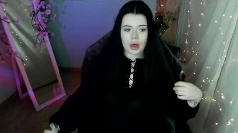 Snapshot of naomivibes chatting on April 21, 6:31 am Naomi online show from April 21, 6:31 am