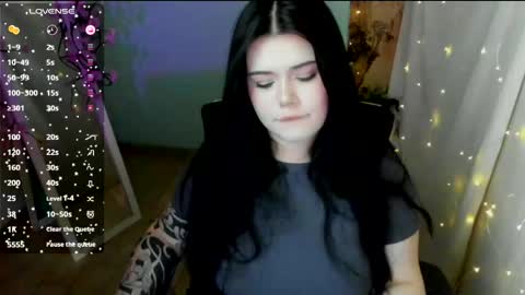 Snapshot of naomivibes chatting on April 24, 1:57 pm Naomi online show from April 24, 1:57 pm
