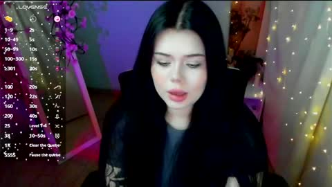 Snapshot of naomivibes chatting on April 27, 6:22 am Naomi online show from April 27, 6:22 am