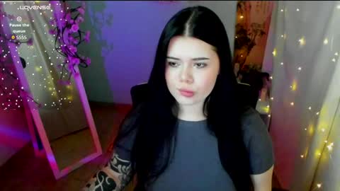 Snapshot of naomivibes chatting on May 7, 6:30 am Naomi online show from May 7, 6:30 am
