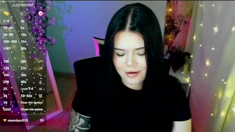 Snapshot of naomivibes chatting on May 9, 6:40 am Naomi online show from May 9, 6:40 am