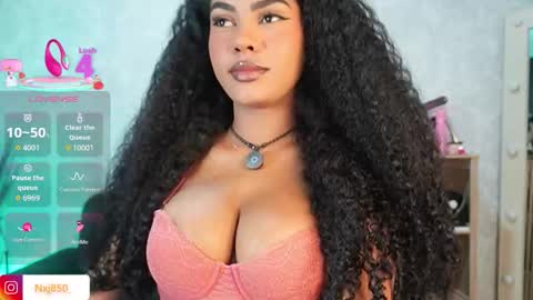 Naomi     online show from November 25, 3:39 am