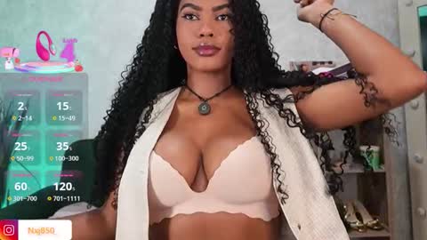 Naomi     online show from December 4, 9:34 pm