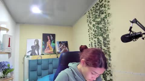 naomy online show from January 4, 7:34 pm