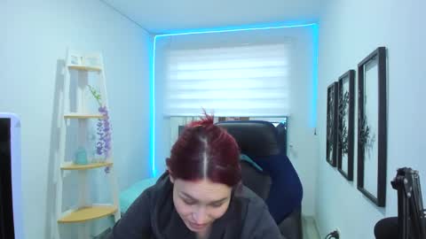 naomy online show from November 8, 8:07 pm