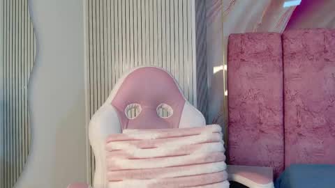 Snapshot of naomy_gomez_ chatting on April 17, 2:09 pm Naomy online show from April 17, 2:09 pm