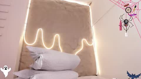 Snapshot of naomy_gyal chatting on October 23, 7:12 pm I am Naomy online show from October 23, 7:12 pm