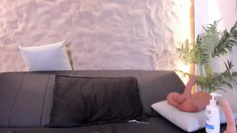 I am Naomy online show from February 24, 7:23 pm