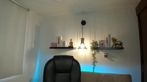 Snapshot of naomy_hot04 chatting on May 31, 8:32 pm naomy online show from May 31, 8:32 pm