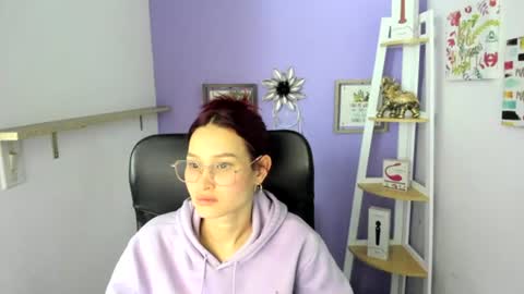 naomy online show from July 8, 3:11 am