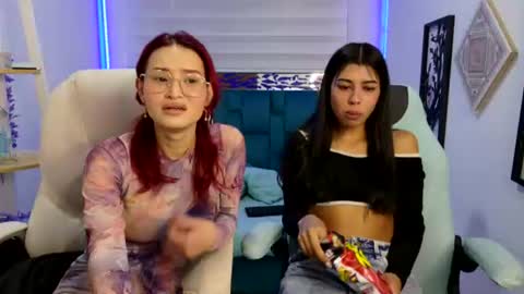 naomy online show from July 21, 7:49 pm