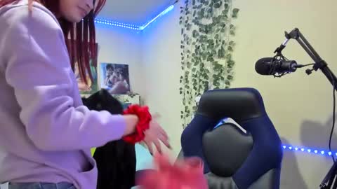 naomy online show from February 15, 7:17 pm