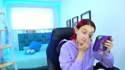 naomy online show from September 22, 7:38 pm