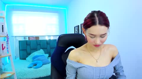naomy online show from September 23, 8:23 pm