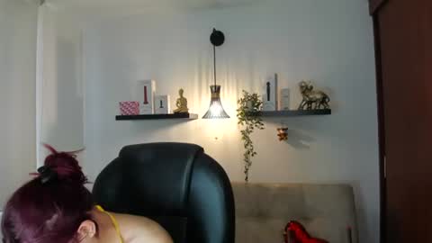 Snapshot of naomy_stanley_ chatting on June 21, 9:50 pm naomy_stanley_ online show from June 21, 9:50 pm