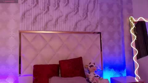 Naomy  online show from February 1, 3:16 am