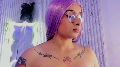 Naomy  online show from April 12, 3:11 am