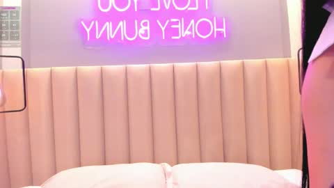 Naomy  online show from October 15, 9:48 pm