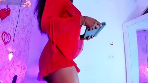 Snapshot of naomyy_cooper chatting on February 14, 8:27 pm Naomy online show from February 14, 8:27 pm