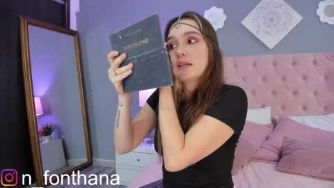 Nashly Fontana online show from October 3, 1:52 pm