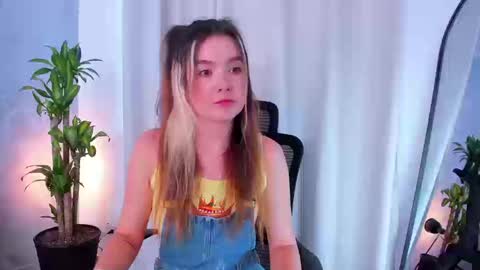 Snapshot of nashlyfontanna chatting on March 16, 2:21 pm Nashly Fontana online show from March 16, 2:21 pm