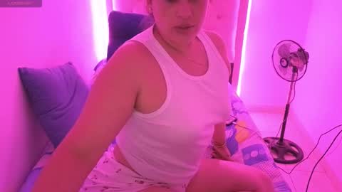 Nasly batista  online show from October 31, 4:02 am