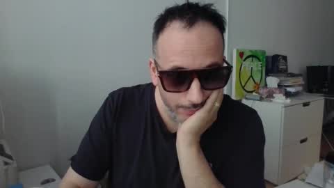 nassobout online show from December 8, 5:55 pm