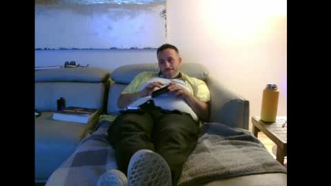 nassobout online show from September 18, 11:40 pm