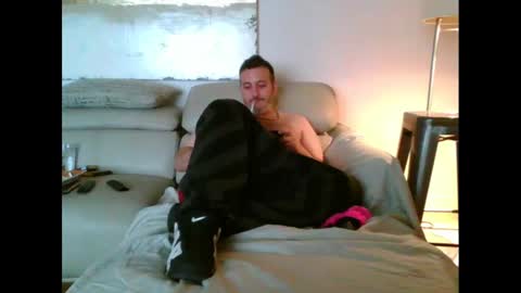 nassobout online show from October 13, 9:53 am