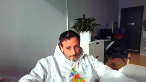 nassobout online show from February 6, 7:06 pm