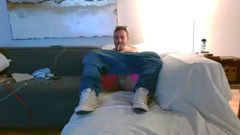 nassobout online show from February 25, 4:00 am