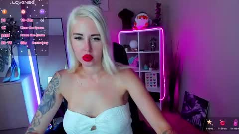Snapshot of nastasya_cute chatting on June 29, 1:34 am Nastya online show from June 29, 1:34 am
