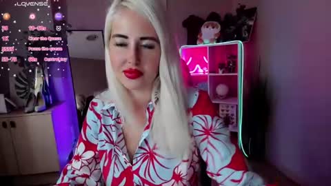 Snapshot of nastasya_cute chatting on July 7, 1:41 am Nastya online show from July 7, 1:41 am