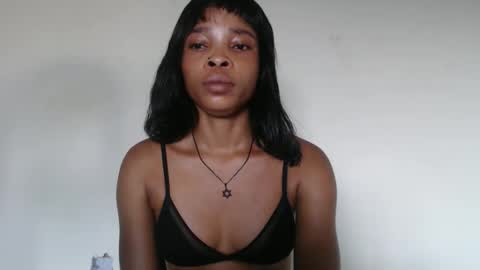 bella online show from November 11, 8:25 am