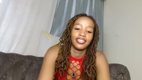 Snapshot of nasty_cherry chatting on November 17, 7:36 am Cherry online show from November 17, 7:36 am