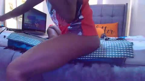 Snapshot of nasty_sweet_holes chatting on October 16, 7:31 am NESTER online show from October 16, 7:31 am