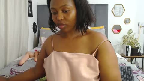 Snapshot of nastycronicax24 chatting on December 16, 11:18 pm Olwemihla Brown online show from December 16, 11:18 pm