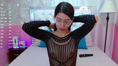   online show from December 5, 8:33 pm