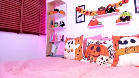 nata_villalobos online show from October 7, 10:40 pm