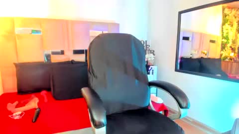 Snapshot of natacha_black00 chatting on February 20, 3:08 pm Natacha black online show from February 20, 3:08 pm