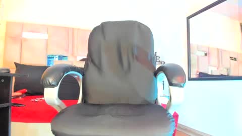 Snapshot of natacha_black00 chatting on February 20, 11:21 pm Natacha black online show from February 20, 11:21 pm