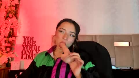 Snapshot of natacha_black00 chatting on February 23, 1:13 am Natacha black online show from February 23, 1:13 am